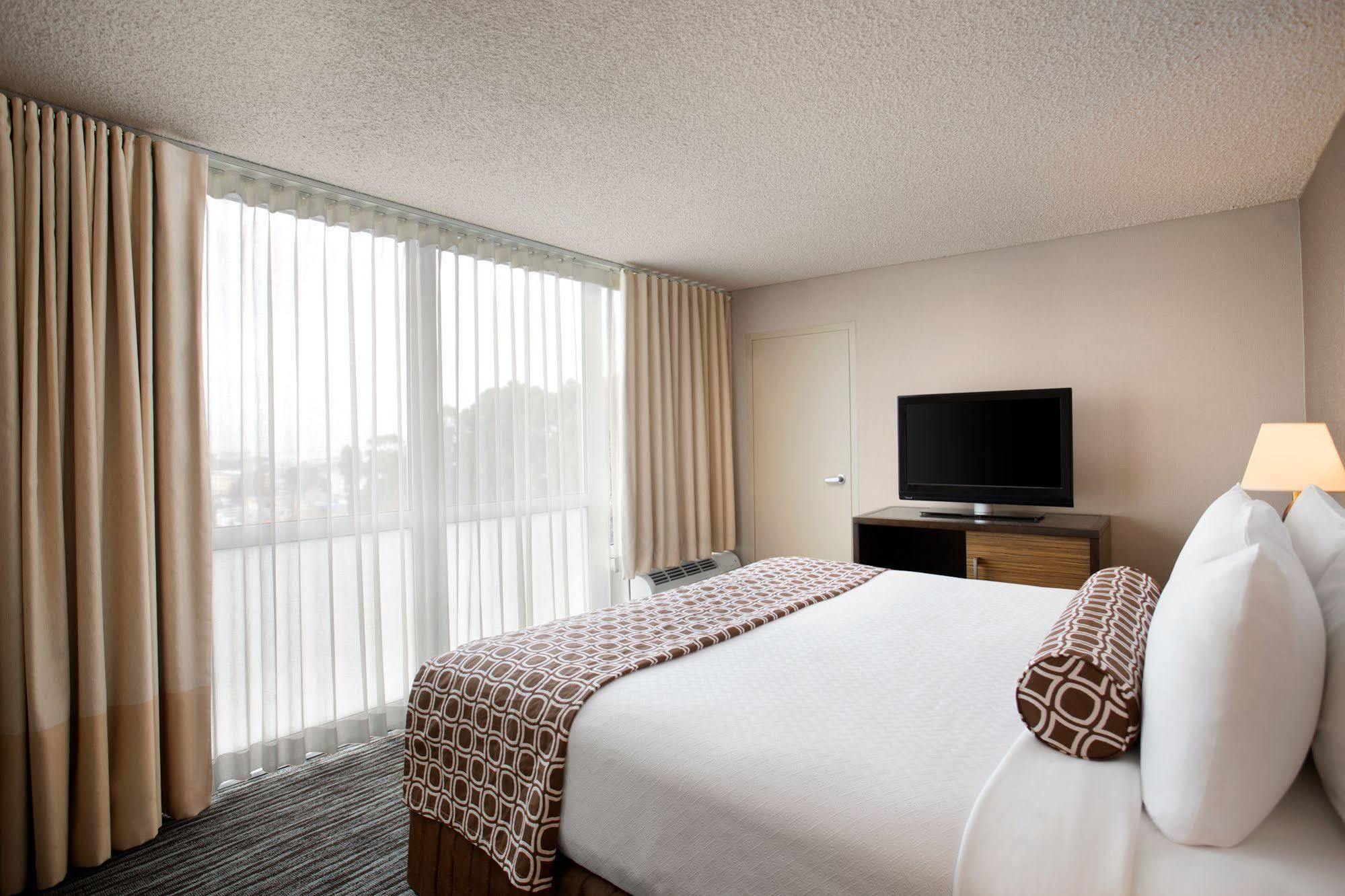 Отель Crowne Plaza San Francisco Airport By Ihg Берлингейм Экстерьер фото